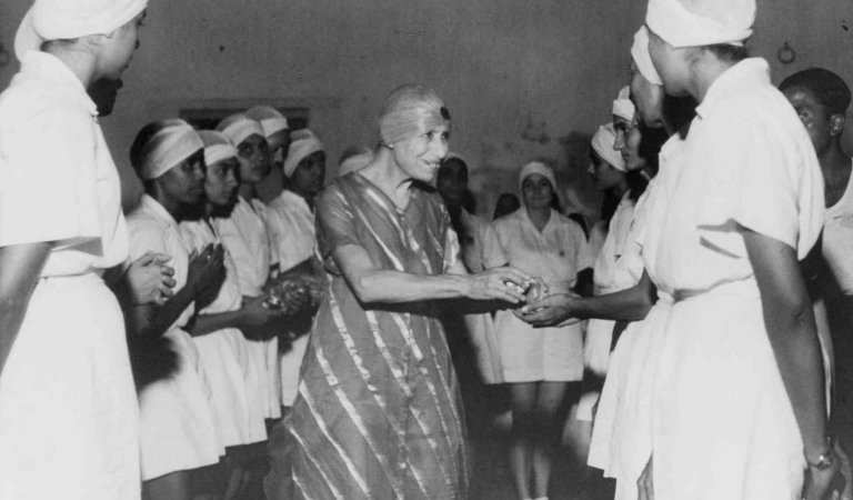 आध्यात्मिक मार्ग पर चलने के लिए सही मनोवृत्ति आध्यात्मिक मार्ग पर चलने के लिए सही मनोवृत्ति